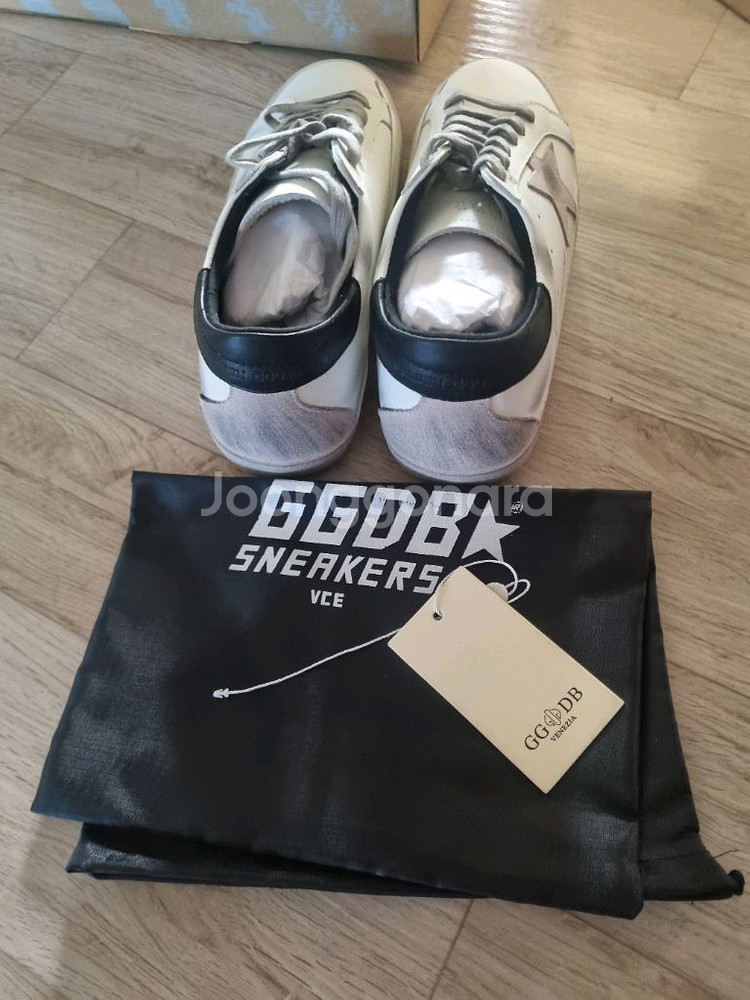 특가)골든구스 슈퍼스타네이비탭스니커즈. 260./265--3