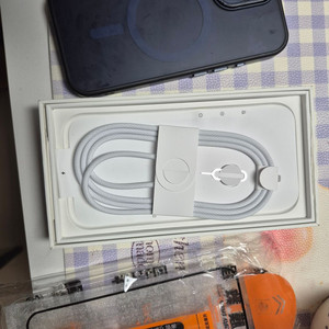 아이폰16 블랙 128기가 배터리100% 75만원