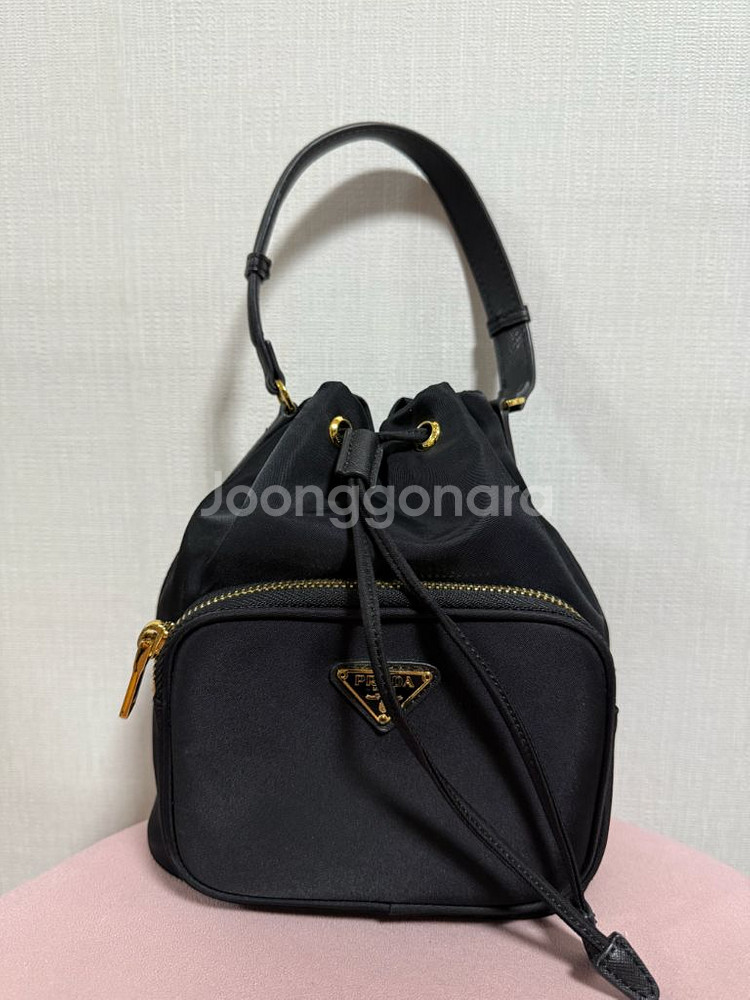 프라다 리나일론 버킷백--1