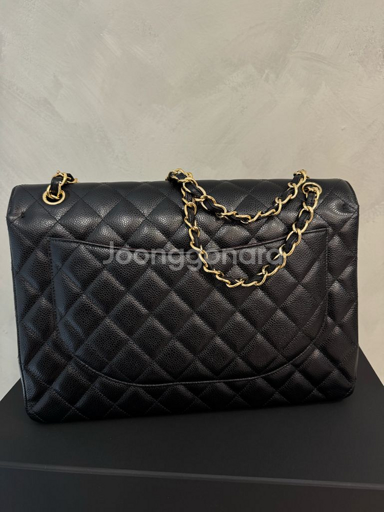 민트급 샤넬 클래식 맥시 캐비어 금장--2