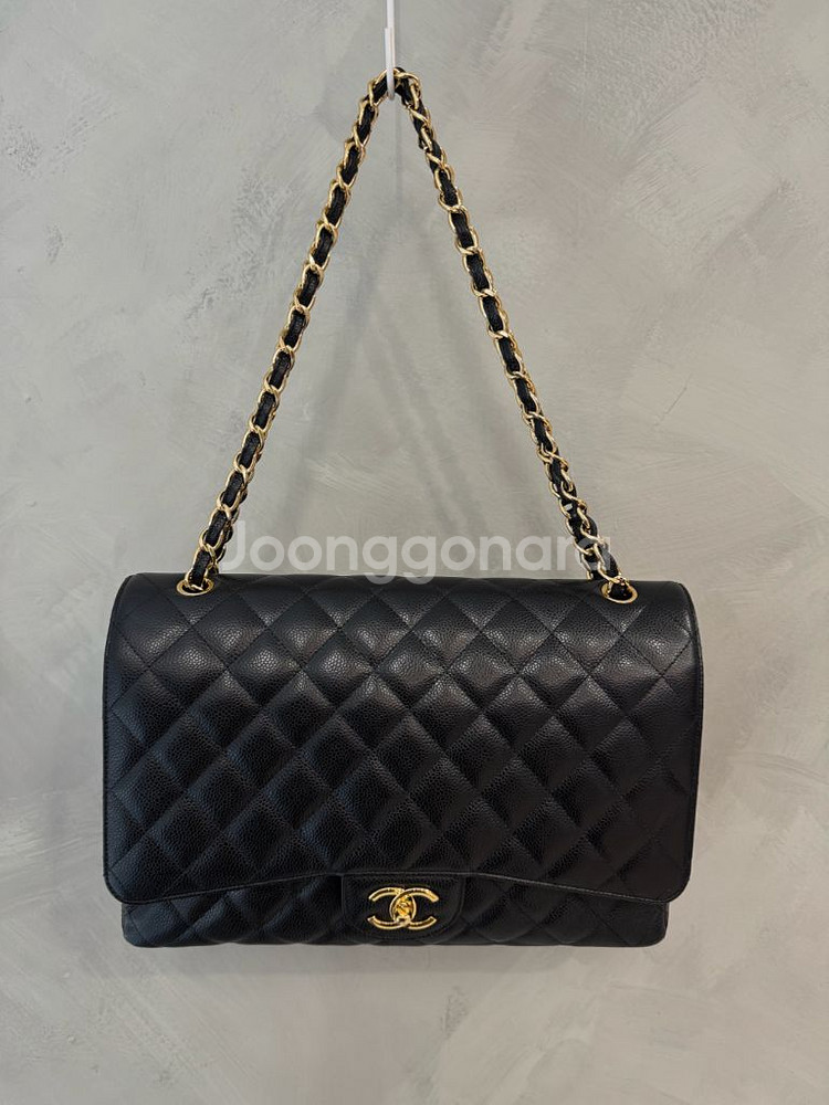 민트급 샤넬 클래식 맥시 캐비어 금장--9