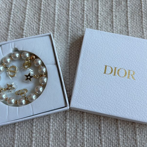 디올 참장식 진주 브레이슬릿