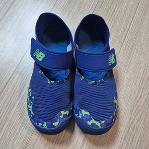 뉴발란스 키즈샌들(210)