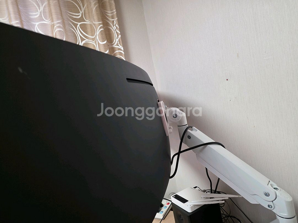 49인치 모니터(ULTRON 4977SUC)+모니터암--4