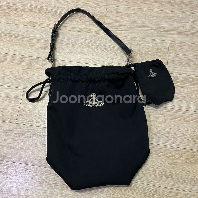 비비안웨스트우드 드로우 스트링 파우치 숄더백--0