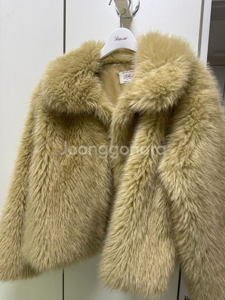 리본빛 퍼 자켓 alva fur jacket--3