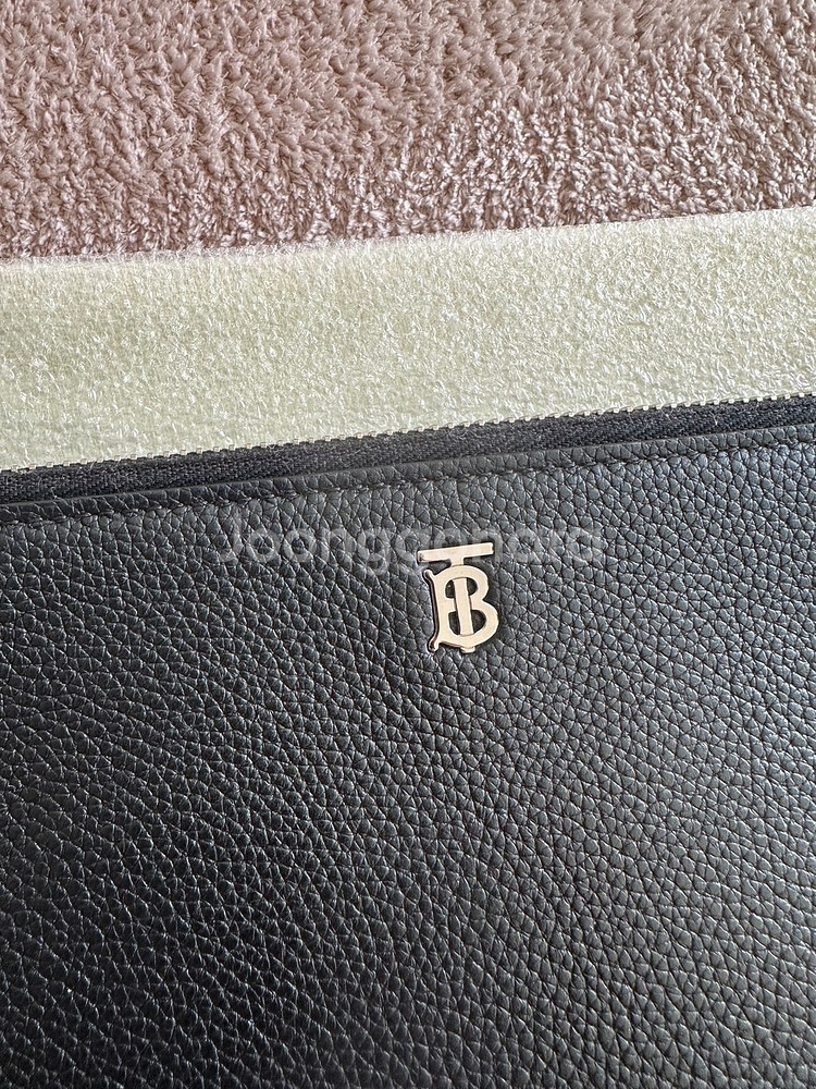 [정품] 버버리 남성 클러치--0