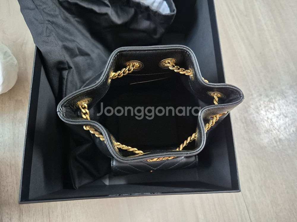 생로랑 복조리 백 팝니다.--1