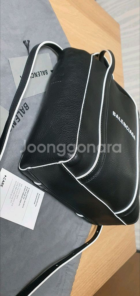 발렌시아가 크로스백 정품S급(감정서O)프라다디올셀린느--6