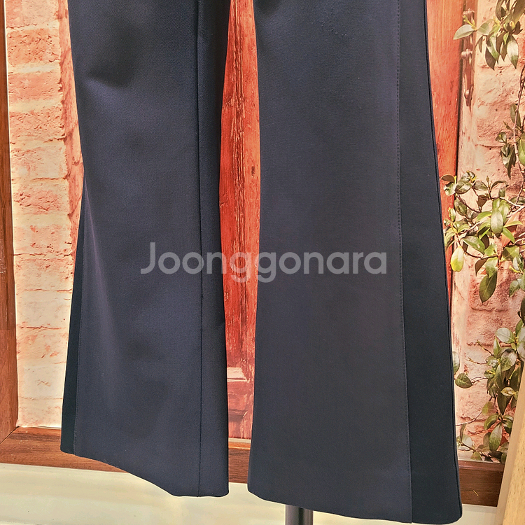 손정완 네이비 부츠컷 팬츠--5