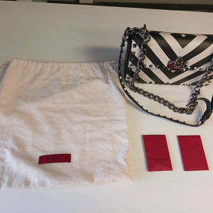 발렌티노 락스터드 체인백