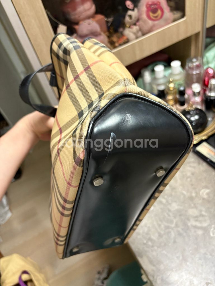 버버리 체크 토트백--2
