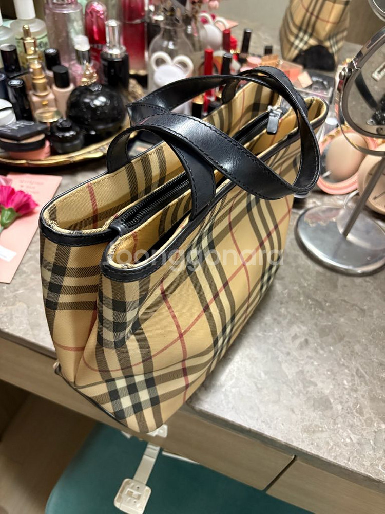 버버리 체크 토트백--6