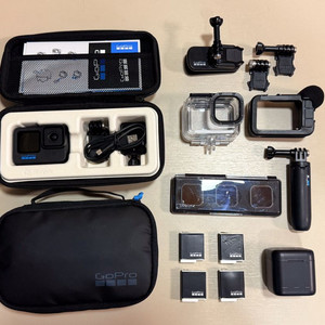 고프로 11 블랙 + 악세사리 판매합니다