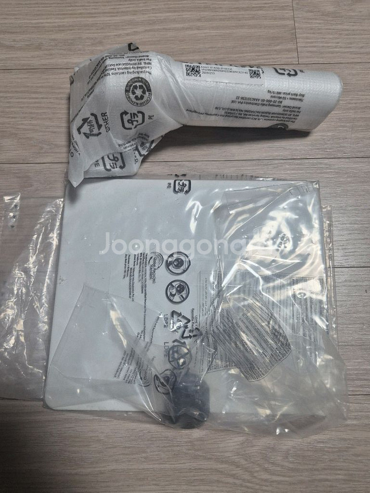 삼성 m7 32인치용 정품 기본스탠드(삼텐바이미 아님)--0