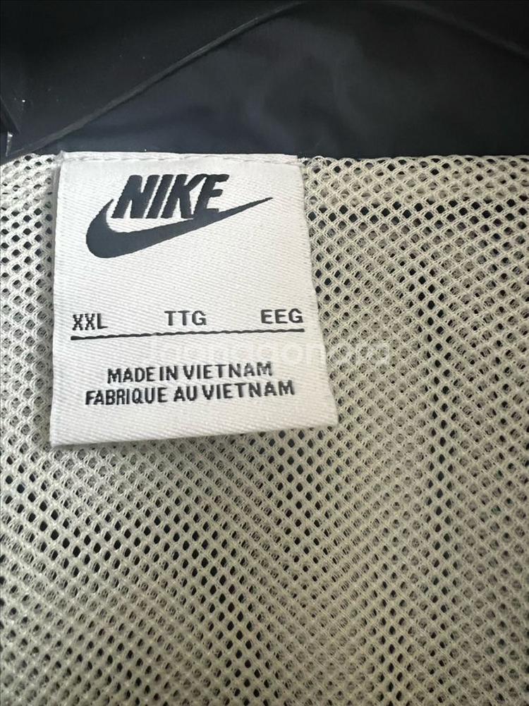 나이키 스우시 바람막이 (택포)--4