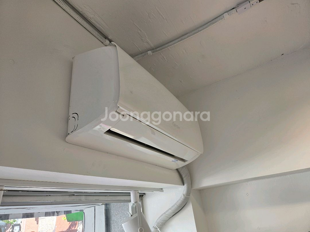 벽걸이 에어컨 난방기 20만원에 팔아요(실외기 포함)--1