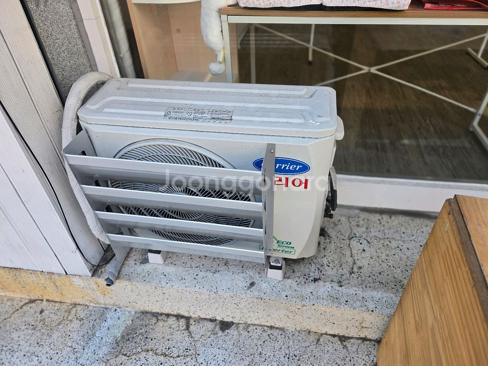 벽걸이 에어컨 난방기 20만원에 팔아요(실외기 포함)--3