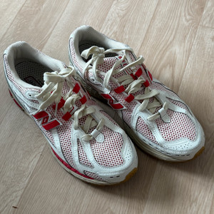 뉴발란스 1906 화이트 레드