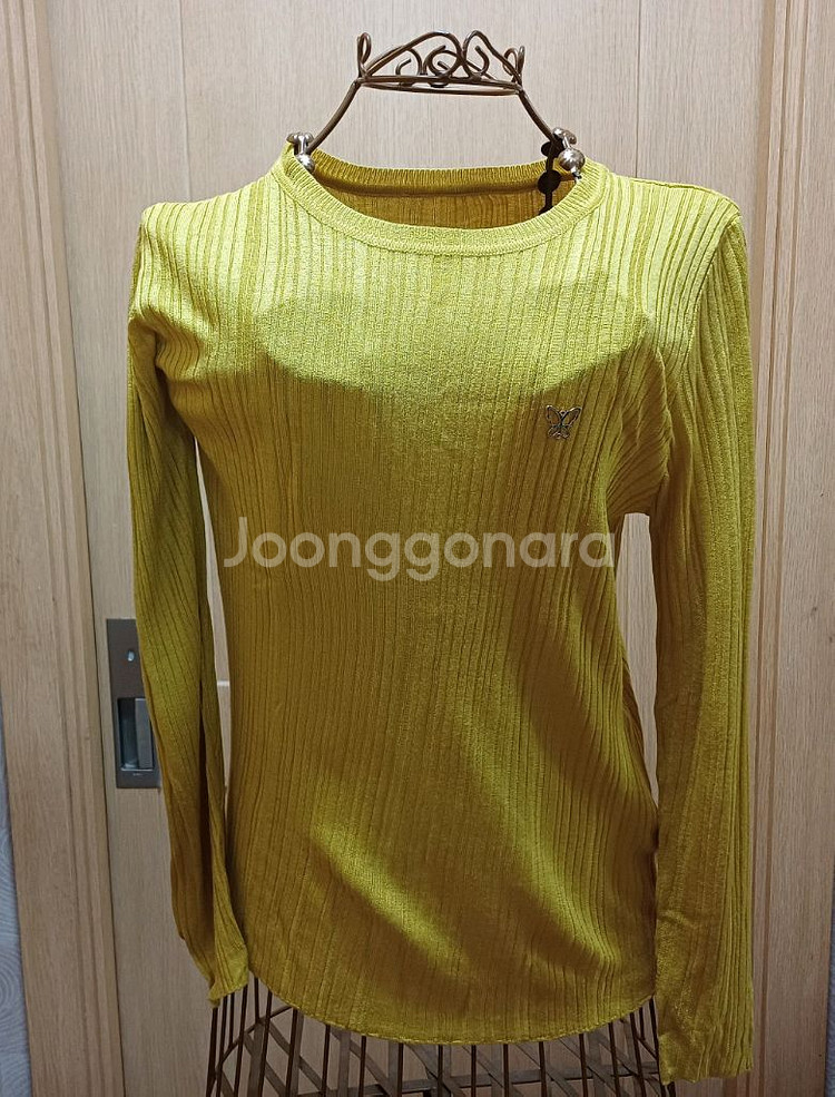 안나수이(ANNA SUI) 골드 립 니트 90 size--0