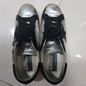 골든구스 42사이즈 팝니다