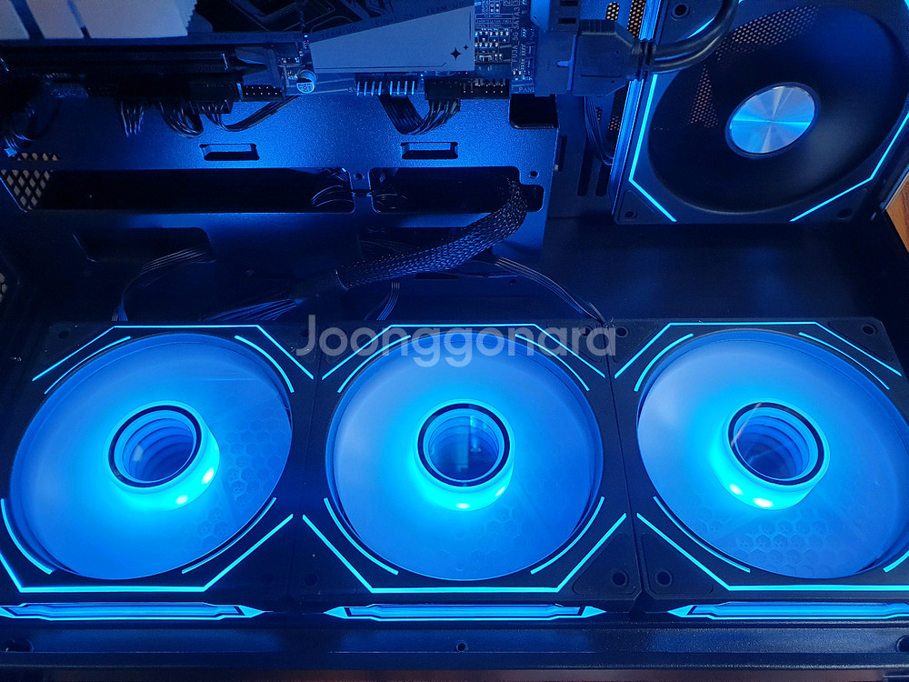 미사용 ) 9800X3D & RTX5070TI 컴퓨터--5