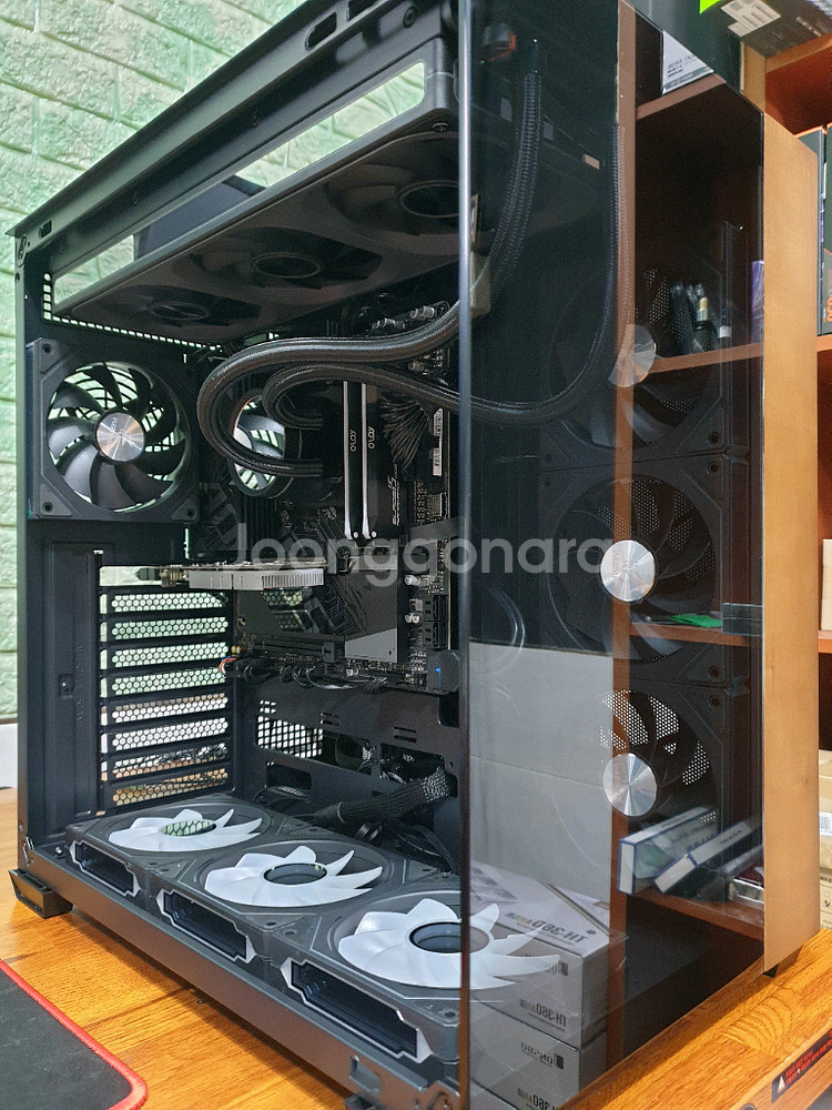 미사용 ) 9800X3D & RTX5070TI 컴퓨터--9