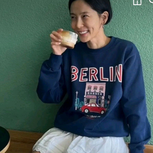 앤유 김나영 스웻셔츠 이미지