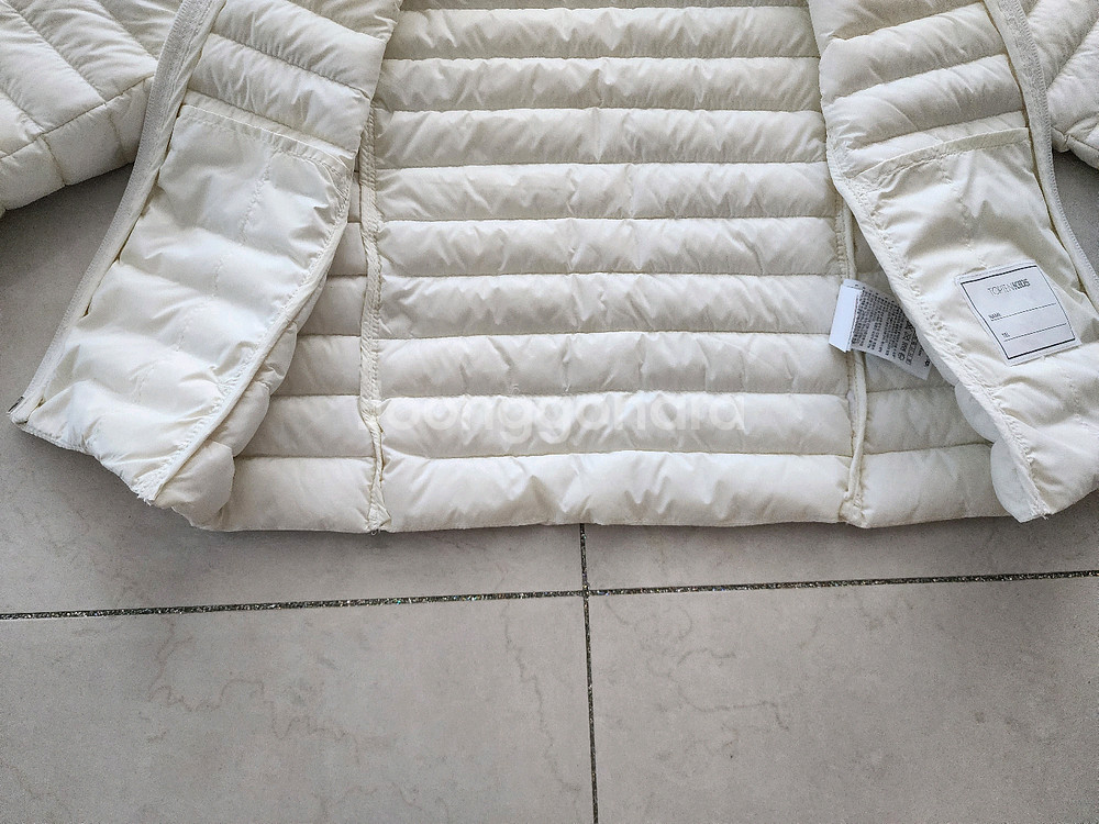 탑텐키즈 여아 오리털 경량 패딩 130사이즈 팔아요--5