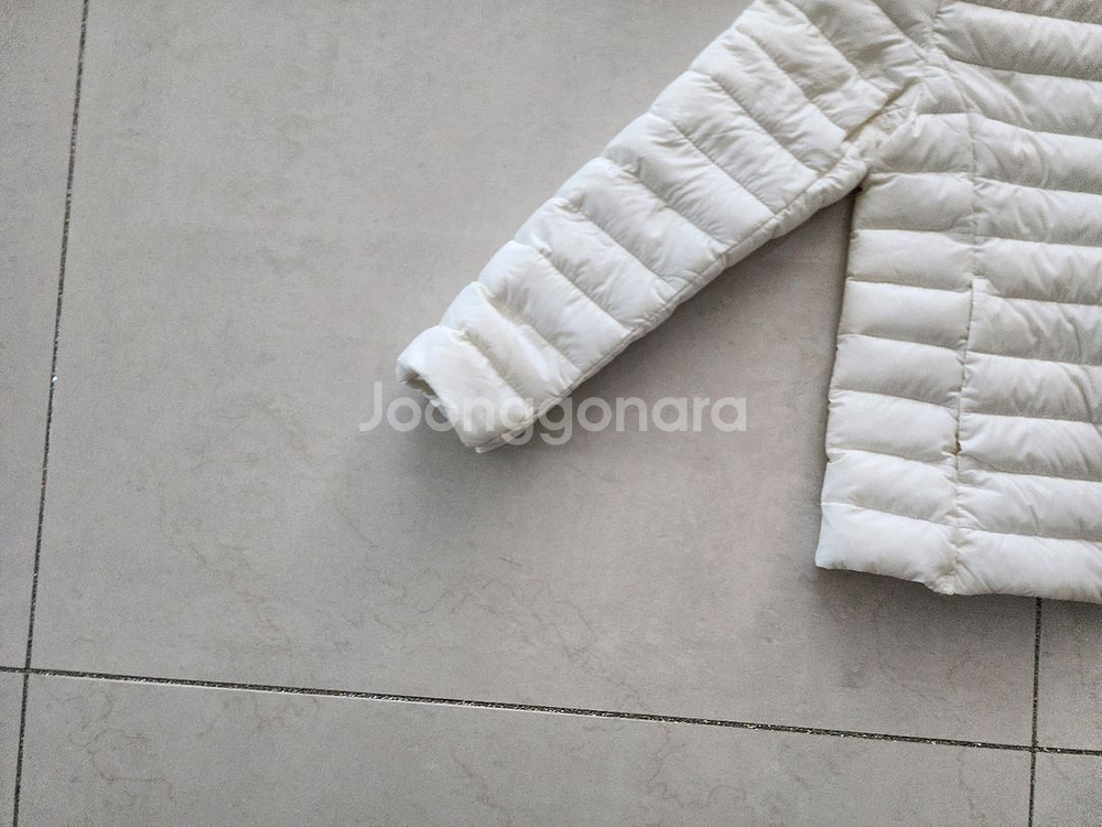 탑텐키즈 여아 오리털 경량 패딩 130사이즈 팔아요--7