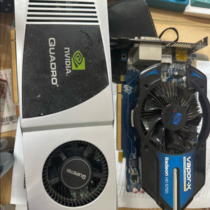 엔비디아 쿼드로 그래픽 카드 + 라데온 HD 5750