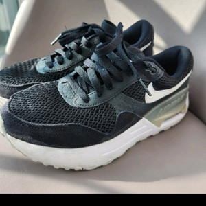 나이키 에어맥스 시스템 235