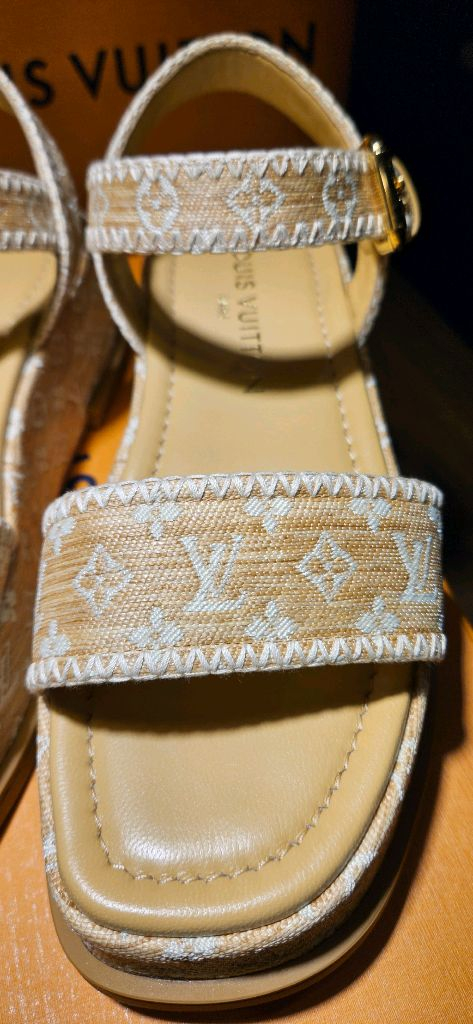 루이비통 마야 플렛폼 샌들 이미지