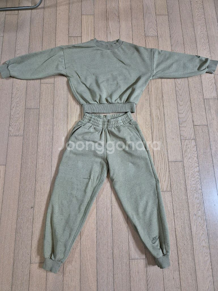 나이키 키즈 맨투맨 상하세트 판매합니다.--1