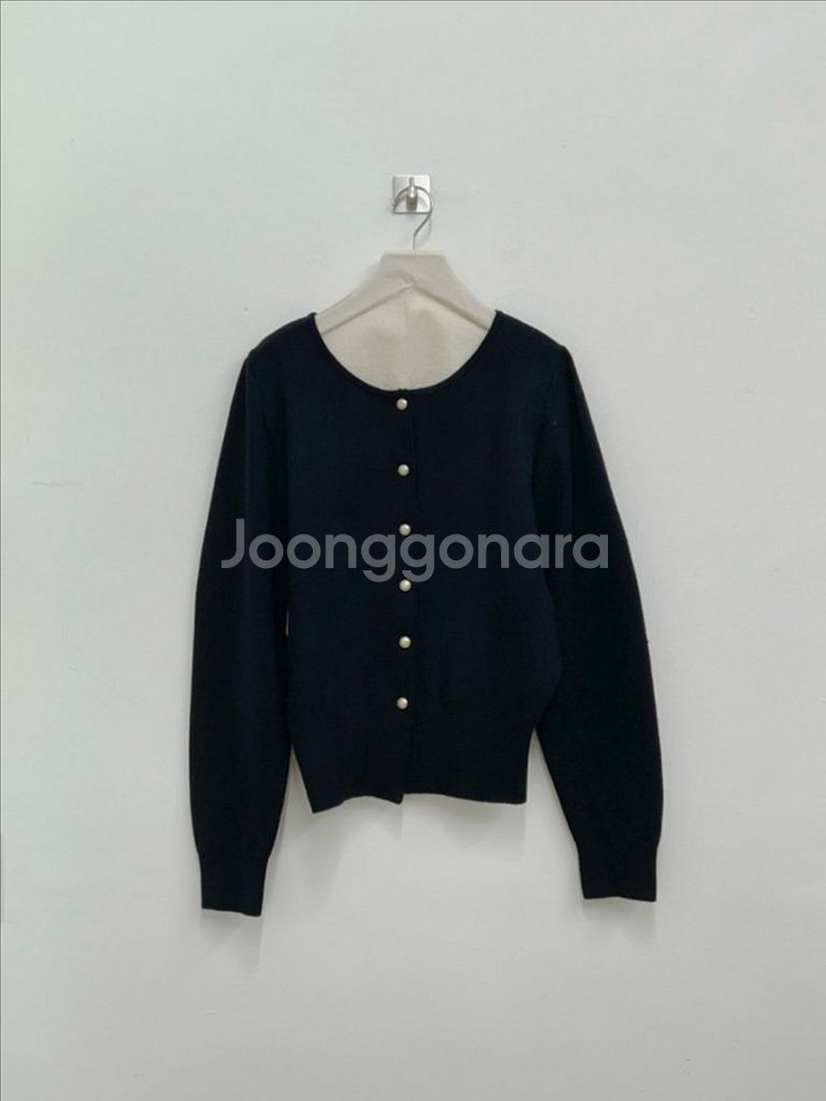 [새상품]골드버튼 벌룬 가디건--0