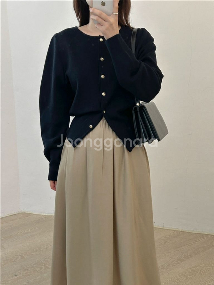 [새상품]골드버튼 벌룬 가디건--3