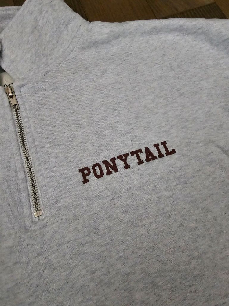 기모) 포니테일 하프집업 멜란지그레이 버건디 로고--3