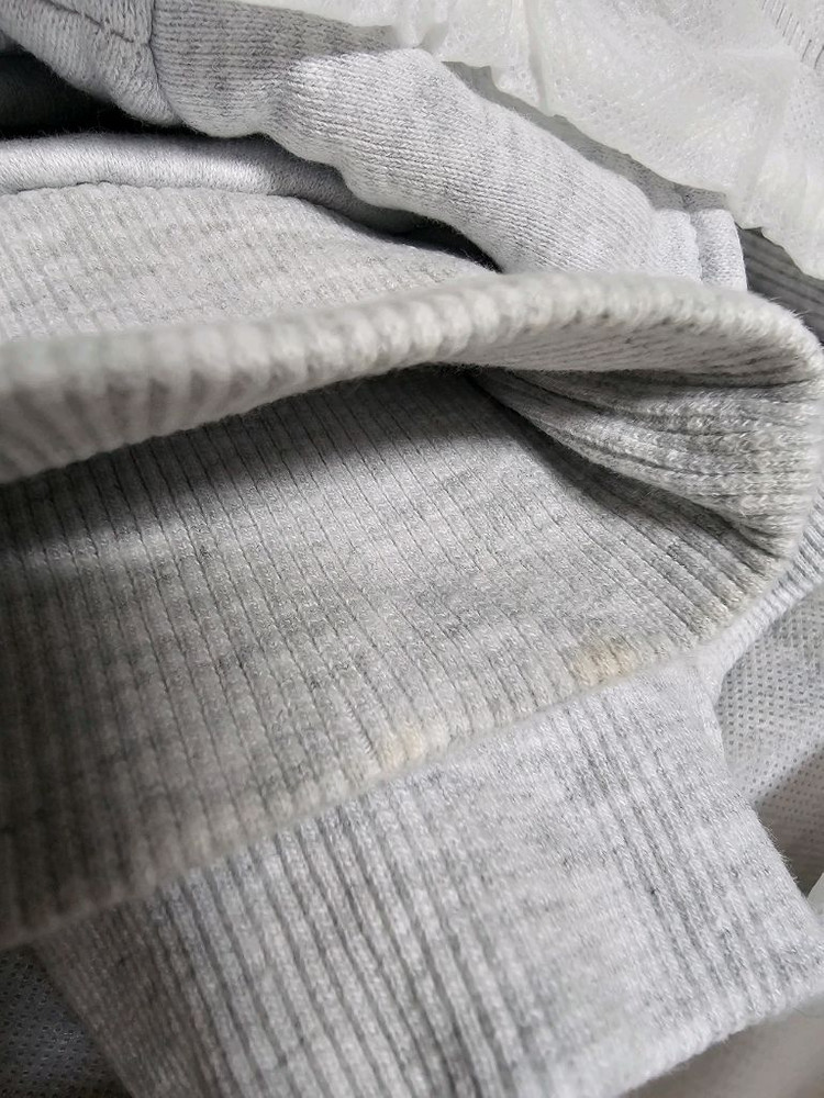 기모) 포니테일 하프집업 멜란지그레이 버건디 로고--9