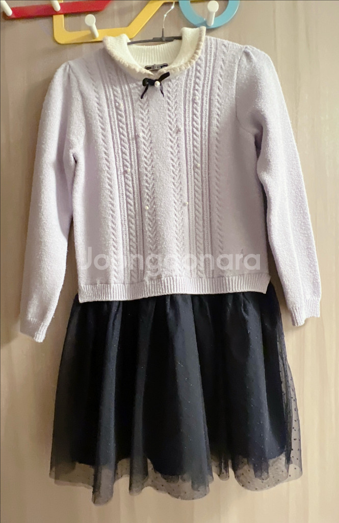 헤지스키즈 스프링클 니트 원피스 팝니다--0