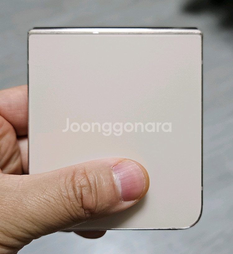 갤럭시 Z플립4 핑크골드 256GB A급 싸게 팝니다.--2