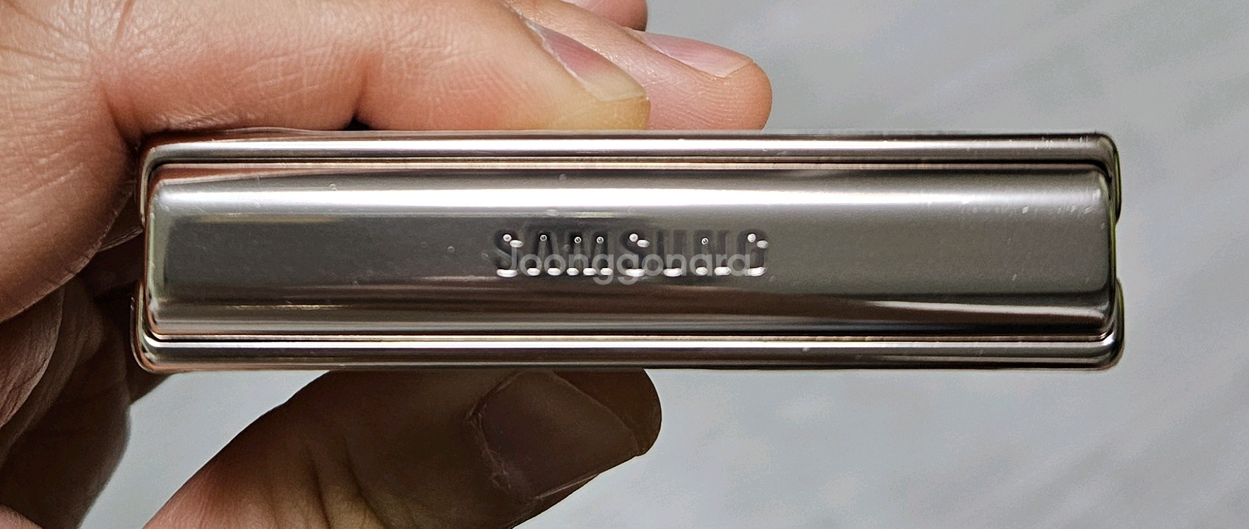 갤럭시 Z플립4 핑크골드 256GB A급 싸게 팝니다.--3