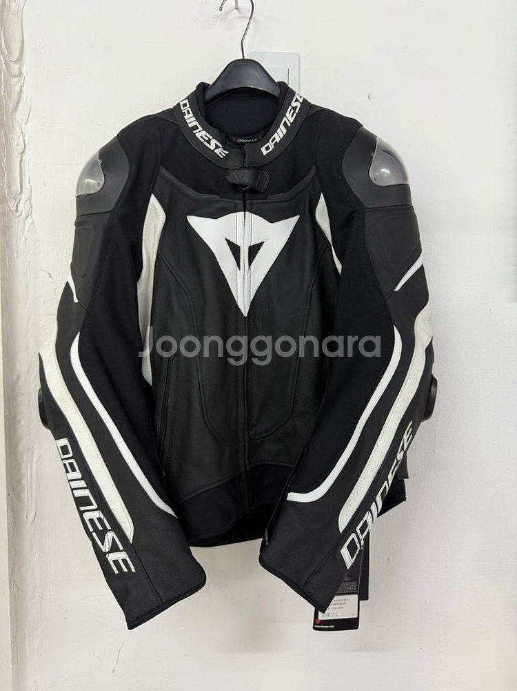 다이네즈 가죽자켓 팝니다--0