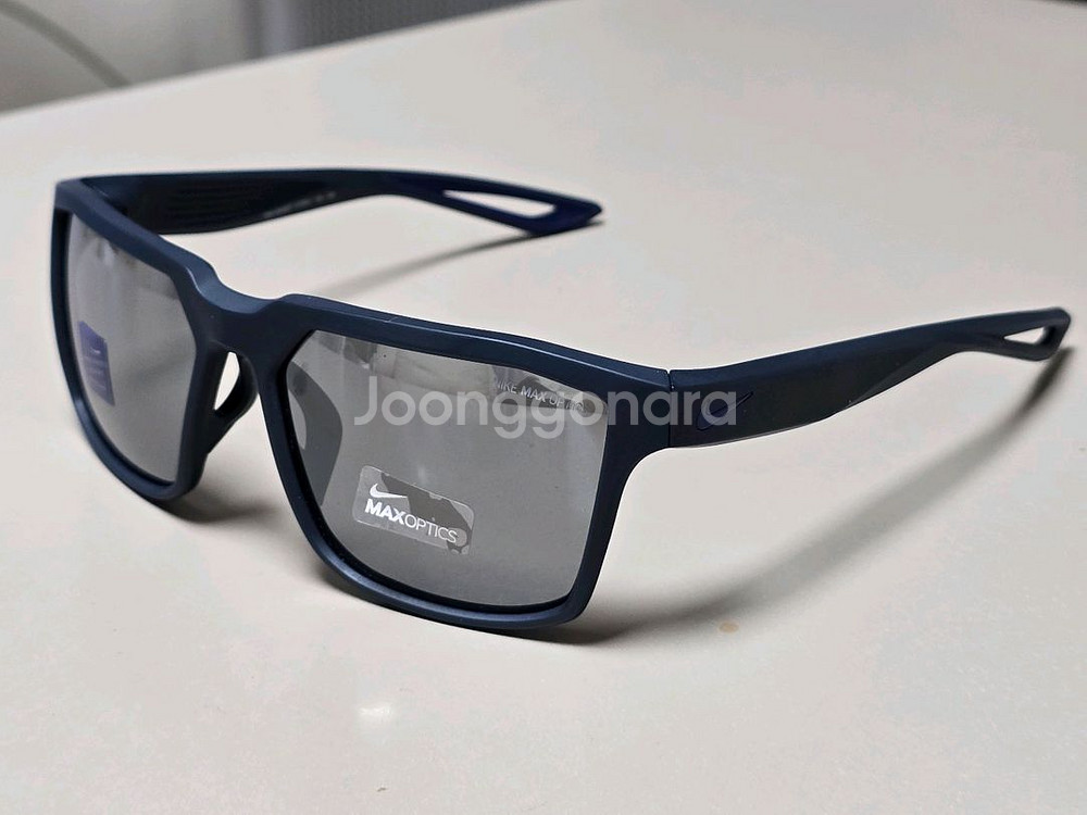 나이키 BANDIT 선글라스 판매합니다.--2