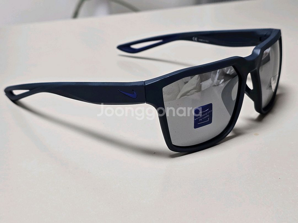 나이키 BANDIT 선글라스 판매합니다.--3