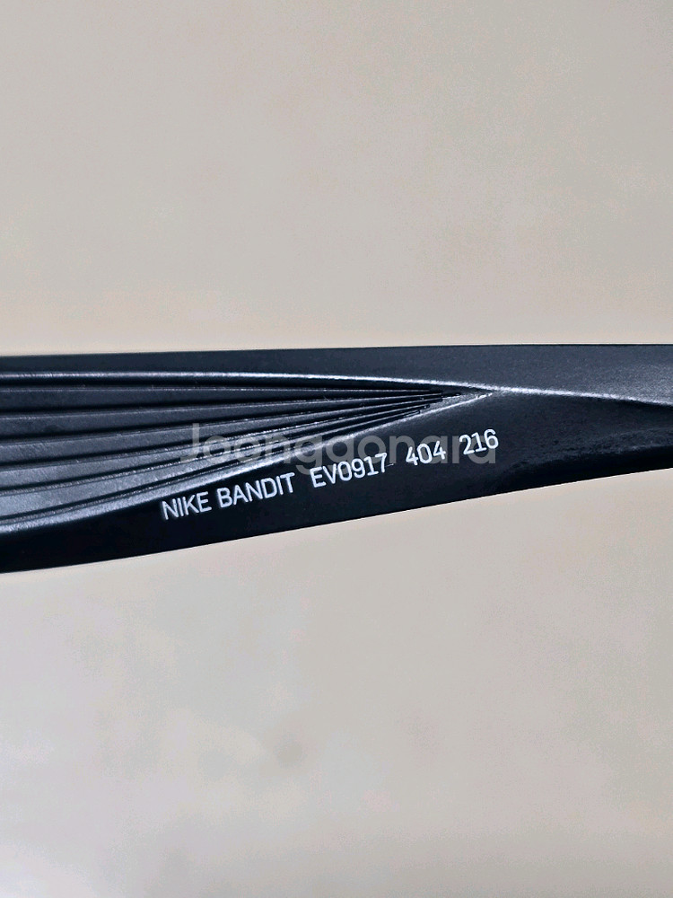 나이키 BANDIT 선글라스 판매합니다.--4