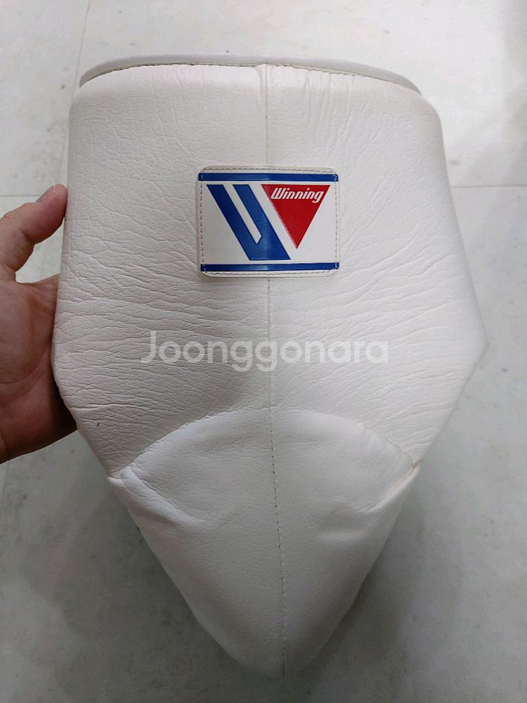위닝 그로인가드 화이트 L사이즈 팝니다.--0