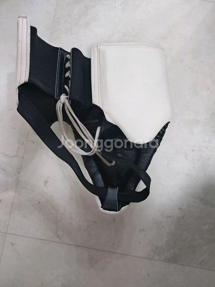 위닝 그로인가드 화이트 L사이즈 팝니다.--2