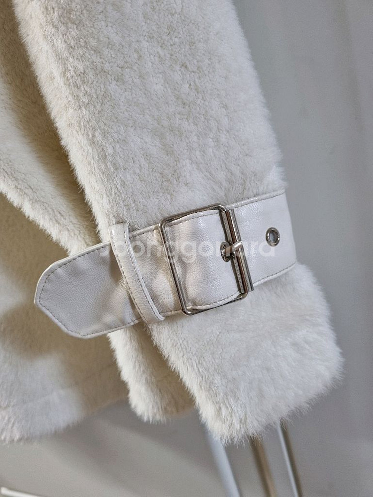 에코퍼 무스탕 하프 코트--3