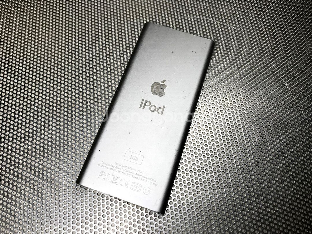 아이팟 나노2세대 / 4GB / 실버 (배터리 방전)--1