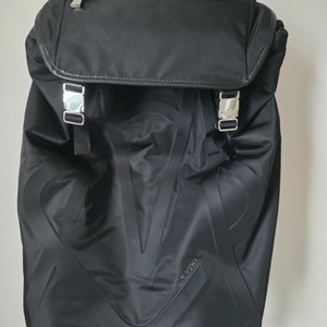 리모와 플랩 백팩 라지 블랙 색상 팝니다!